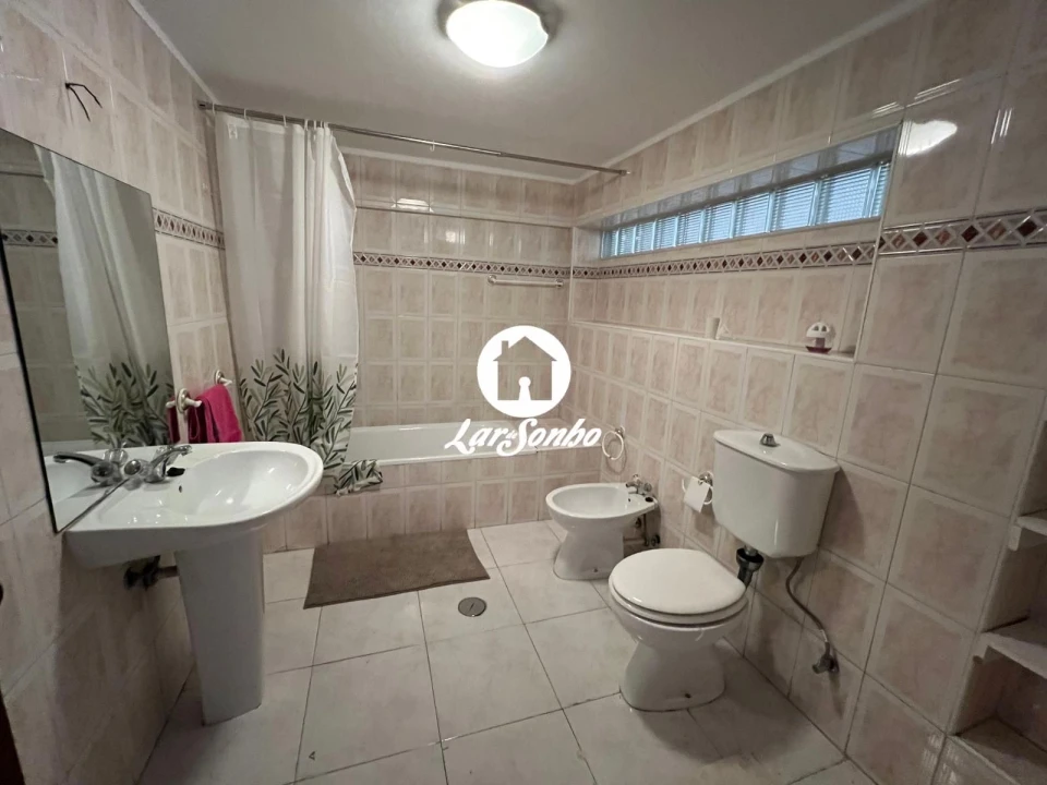 Apartamento T3 para Venda em Cedofeita, Santo Ildefonso, Sé, Miragaia, São Nicolau e Vitória Foto 3