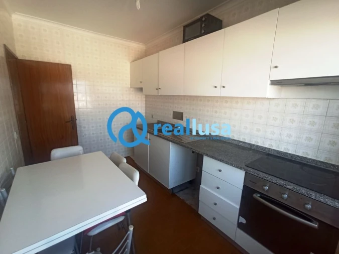 Apartamento T2 para Venda em Rio Tinto Foto 3