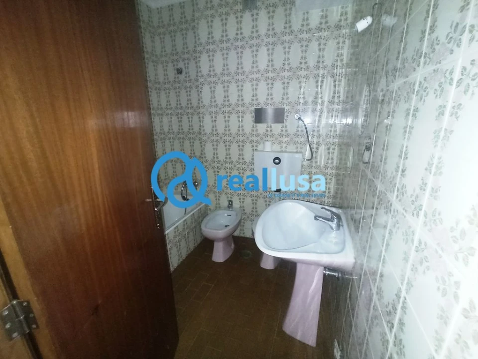 Apartamento T2 para Venda em Rio Tinto Foto 12