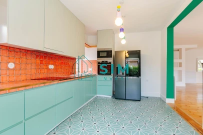 Moradia T6 para Venda em Carcavelos e Parede