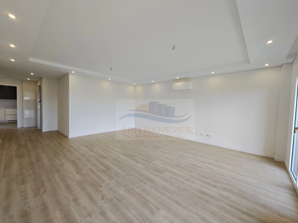 Apartamento T3 para Venda em Carcavelos e Parede Foto 6