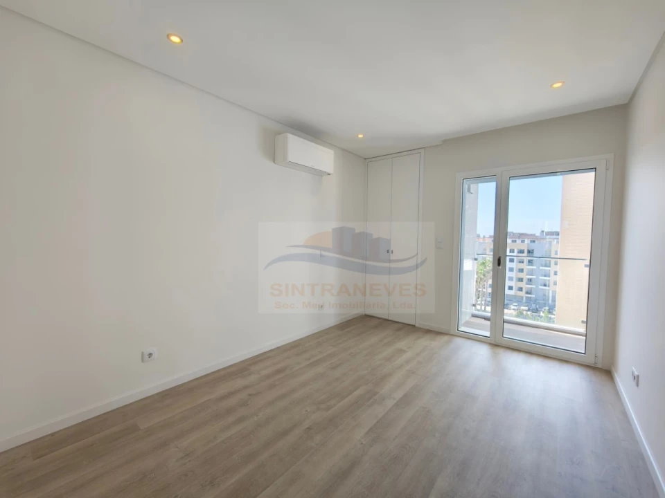 Apartamento T3 para Venda em Carcavelos e Parede Foto 12