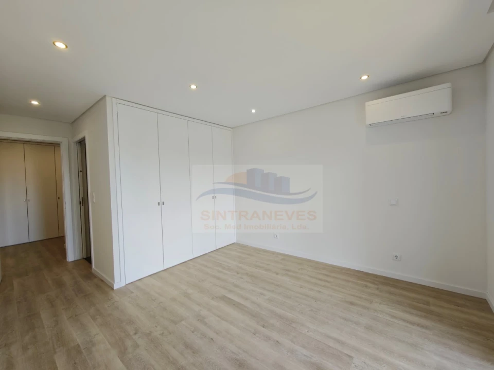 Apartamento T3 para Venda em Carcavelos e Parede Foto 13