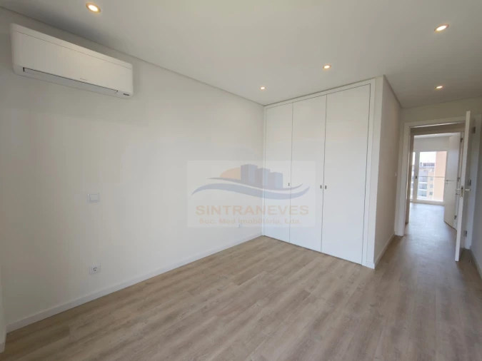 Apartamento T3 para Venda em Carcavelos e Parede Foto 8