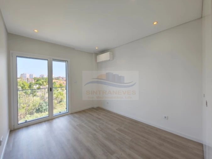 Apartamento T3 para Venda em Carcavelos e Parede Foto 9