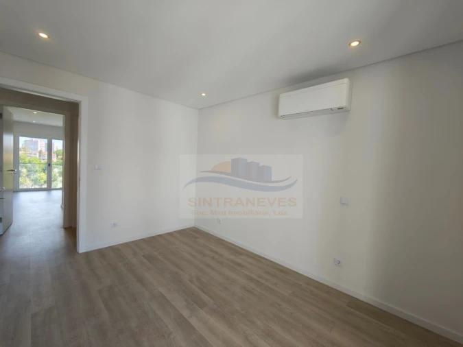 Apartamento T3 para Venda em Carcavelos e Parede Foto 11