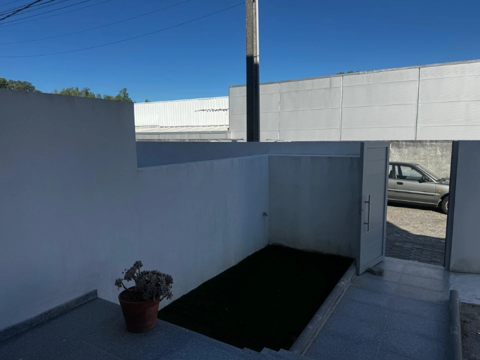 Moradia T3 para Venda em Oliveira do Douro Foto 2