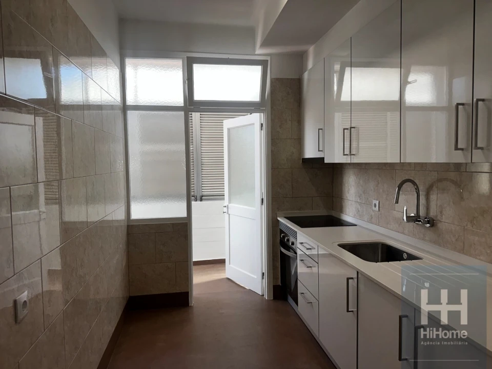Apartamento T2 para Venda em Funchal (Se) Foto 1