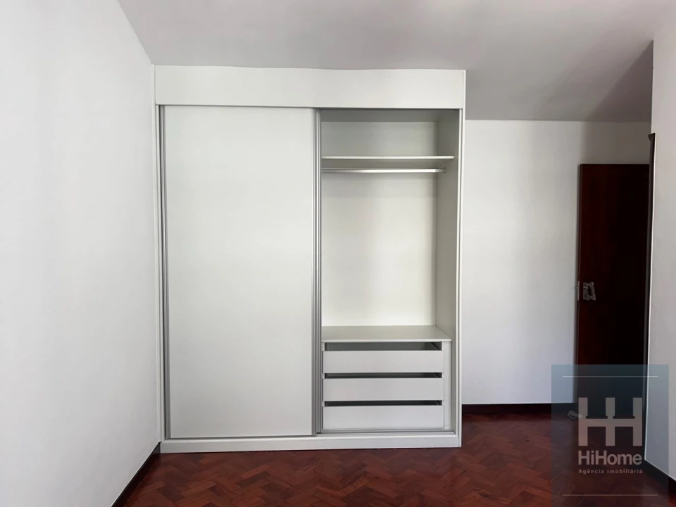 Apartamento T2 para Venda em Funchal (Se) Foto 8