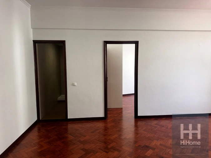 Apartamento T2 para Venda em Funchal (Se) Foto 4