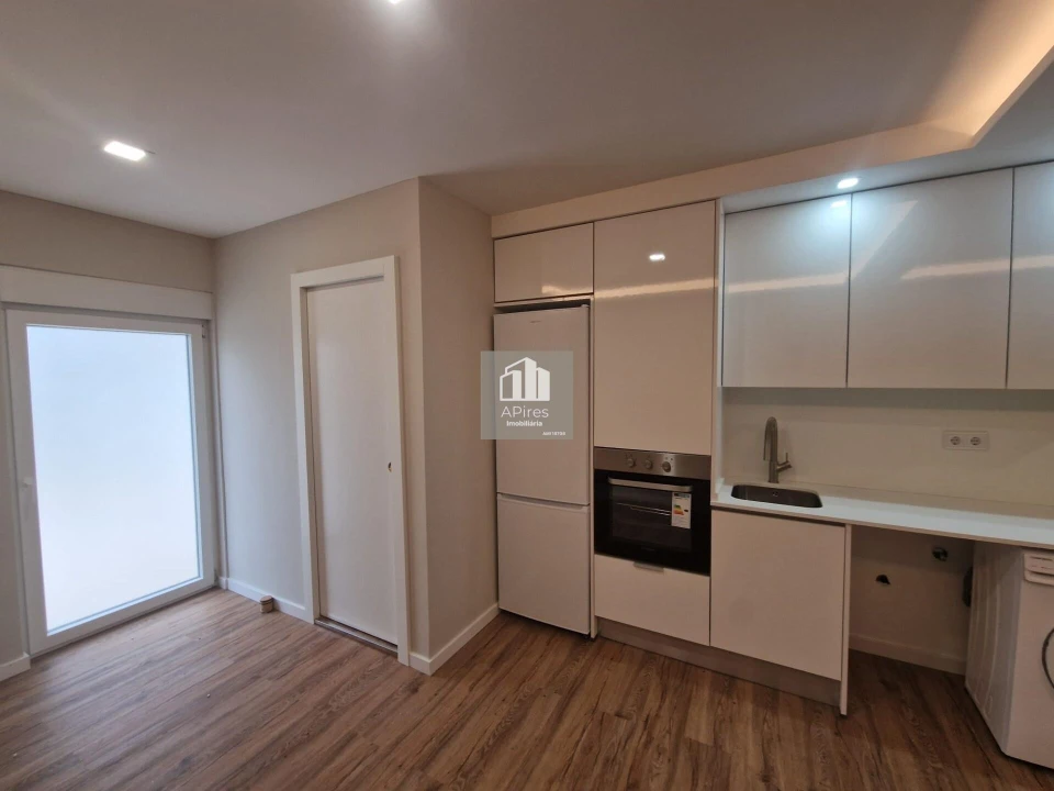 Apartamento T1 para Venda em Costa da Caparica Foto 8