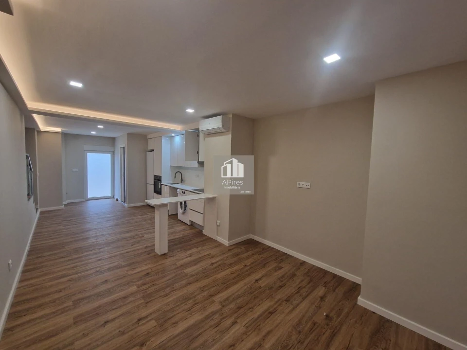 Apartamento T1 para Venda em Costa da Caparica Foto 9