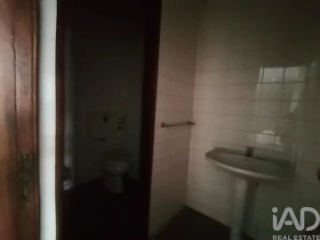 Loja para Arrendamento em Carvalhosa