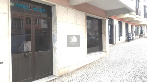 Loja para Venda em Cacém e São Marcos