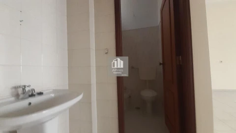 Loja para Venda em Cacém e São Marcos