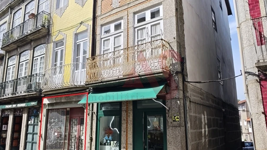 Loja para Arrendamento em Oliveira, São Paio e São Sebastião