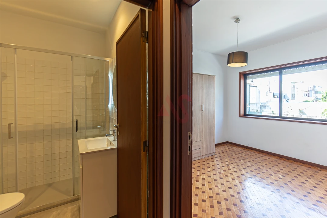 Apartamento T3 para Venda em Cedofeita, Santo Ildefonso, Sé, Miragaia, São Nicolau e Vitória Foto 22