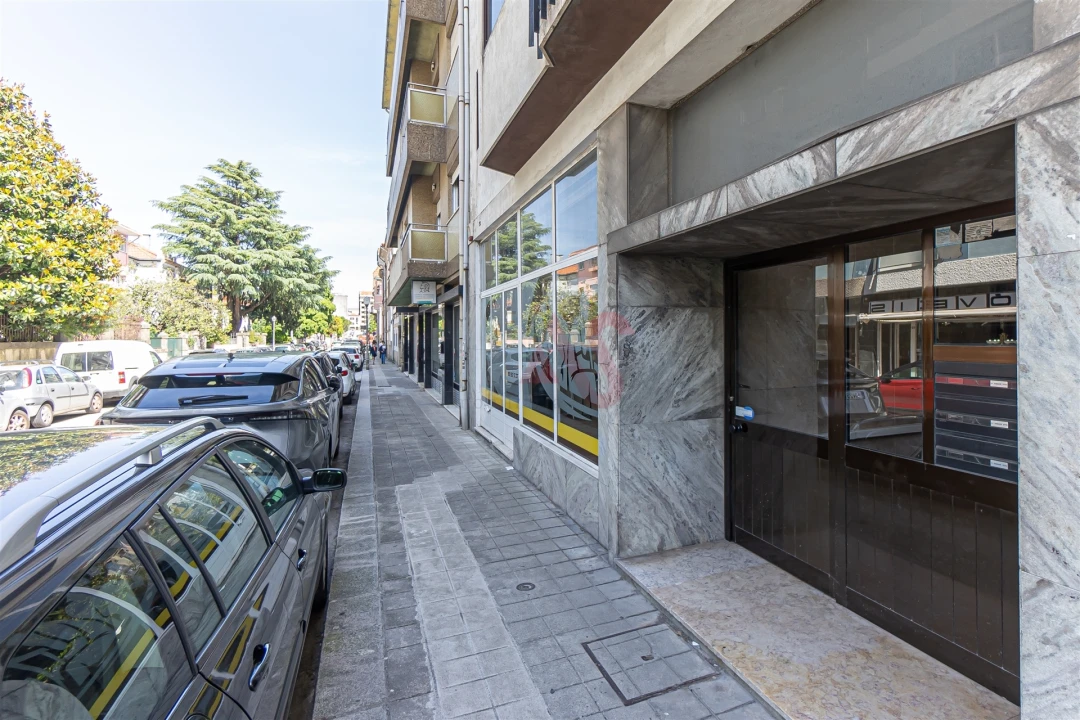 Apartamento T3 para Venda em Cedofeita, Santo Ildefonso, Sé, Miragaia, São Nicolau e Vitória Foto 4