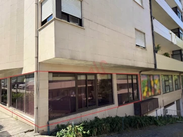 Loja para Venda em Fermentões