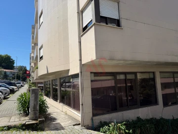 Loja para Venda em Fermentões