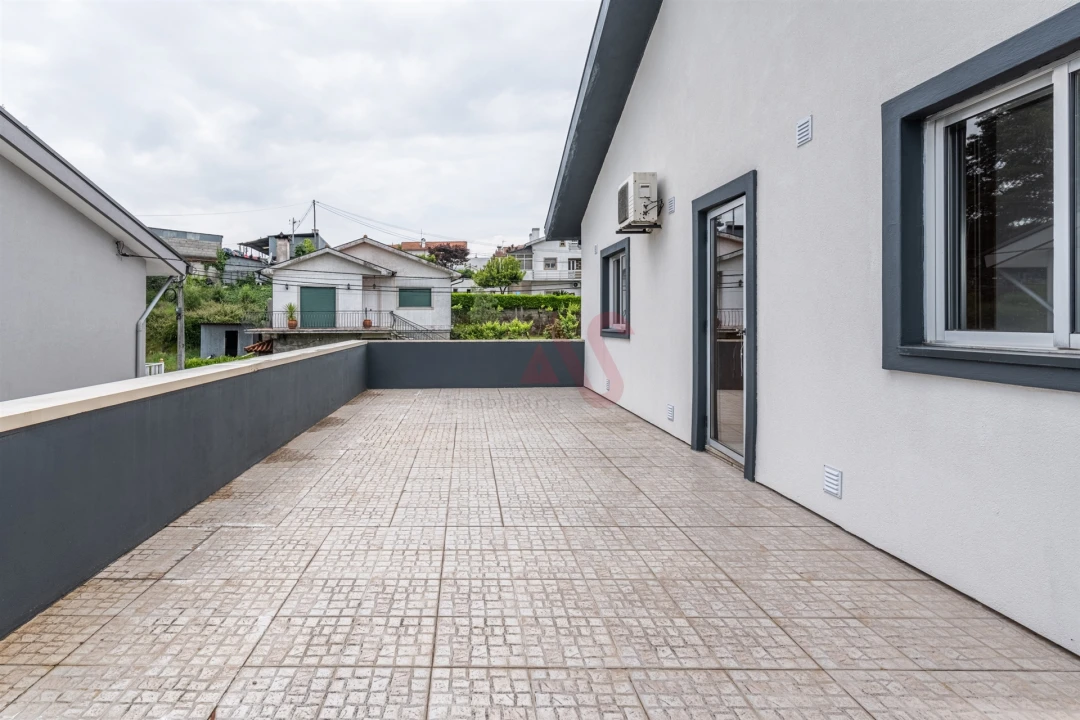 Moradia T3 para Venda em Sobrosa Foto 15