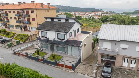 Moradia T3 para Venda em Sobrosa
