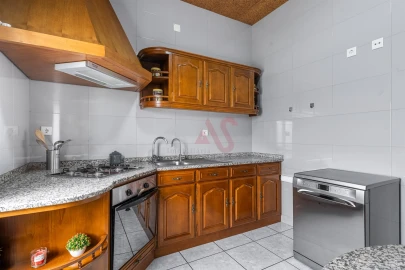 Moradia T3 para Venda em Sobrosa