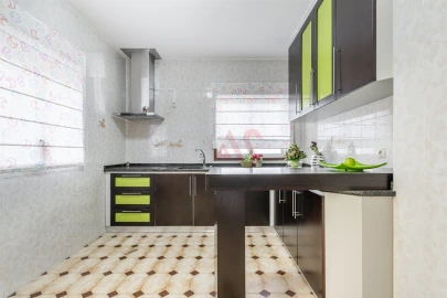 Moradia T3 para Venda em Sobrosa