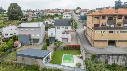 Moradia T3 para Venda em Sobrosa