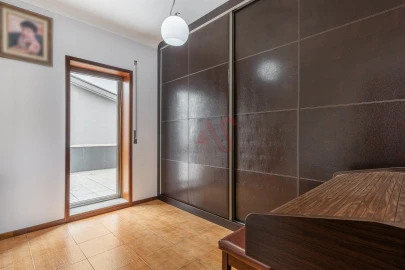 Moradia T3 para Venda em Sobrosa