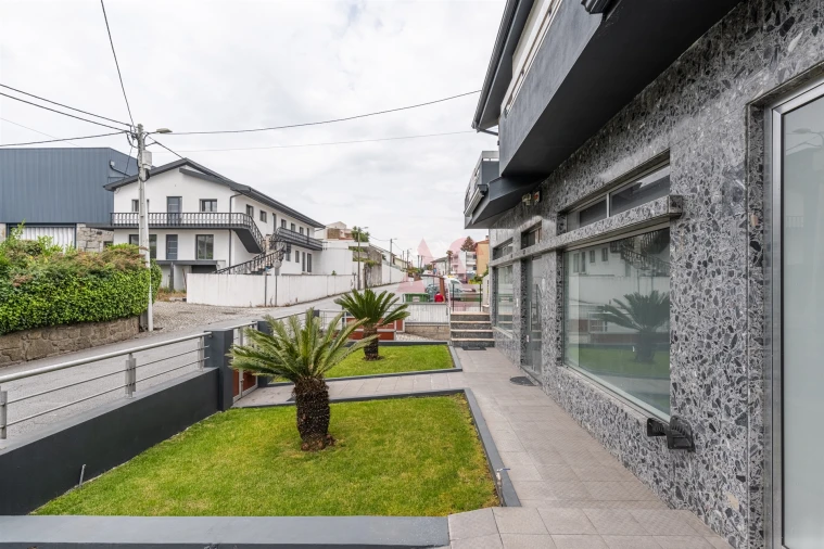 Moradia T3 para Venda em Sobrosa Foto 16