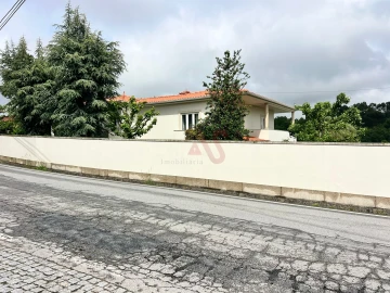 Moradia T3 para Venda em Guardizela