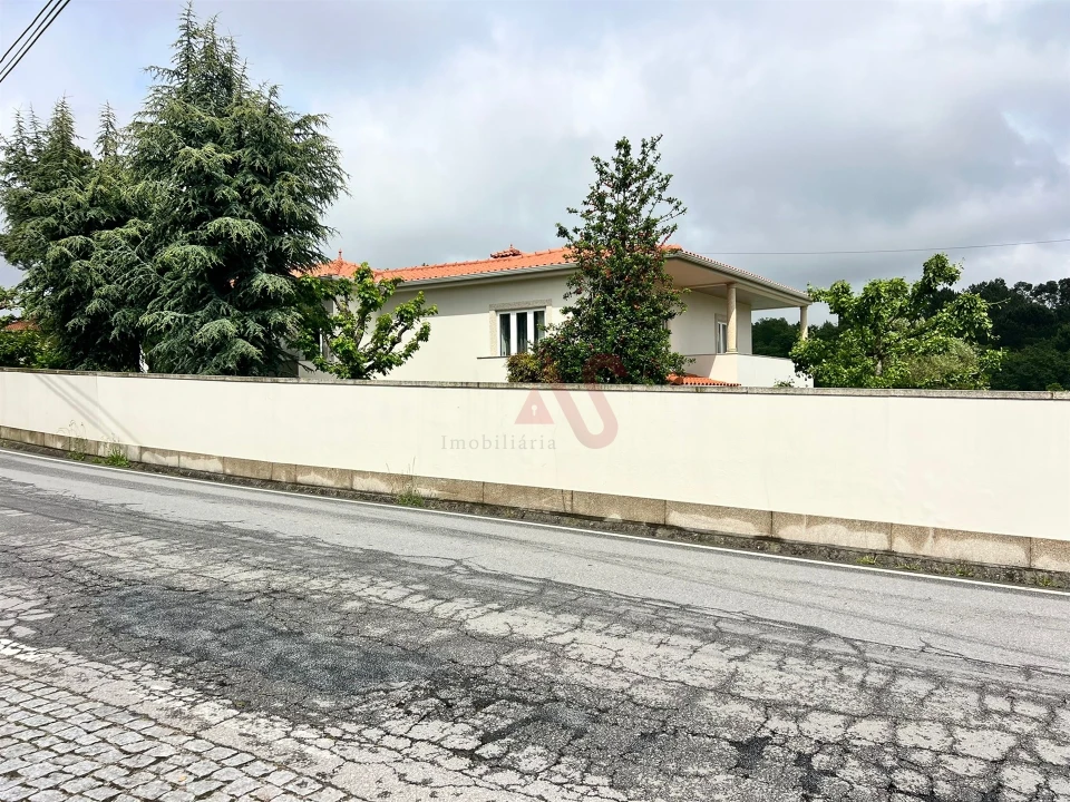 Moradia T3 para Venda em Guardizela Foto 11