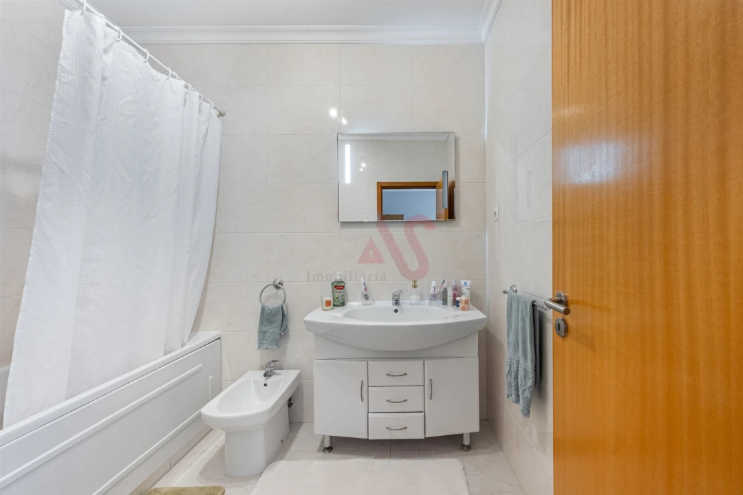 Apartamento T2 para Venda em Penafiel Foto 26