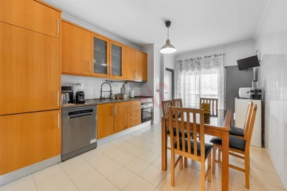 Apartamento T2 para Venda em Penafiel