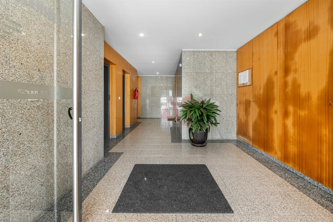 Apartamento T2 para Venda em Penafiel Foto 10