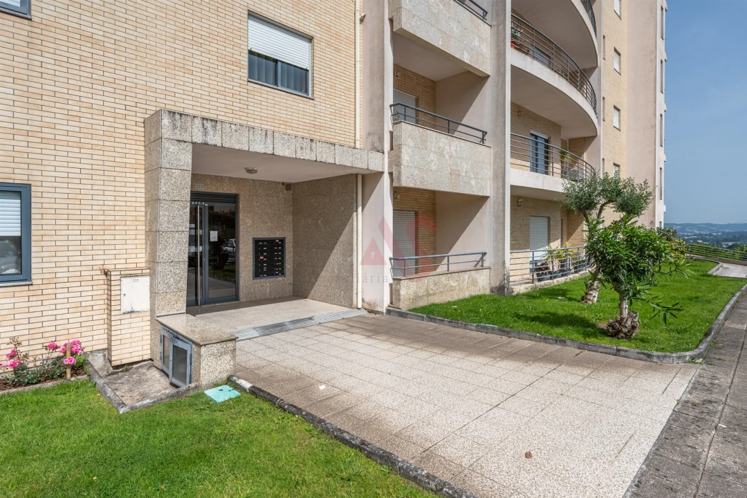 Apartamento T2 para Venda em Penafiel Foto 9