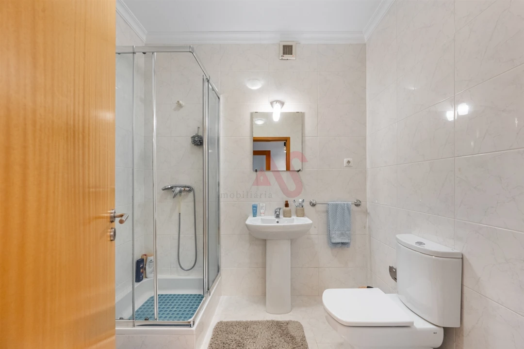 Apartamento T2 para Venda em Penafiel Foto 19