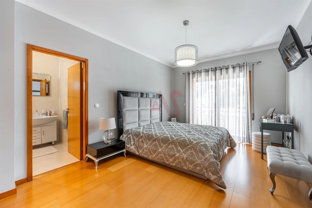 Apartamento T2 para Venda em Penafiel Foto 23