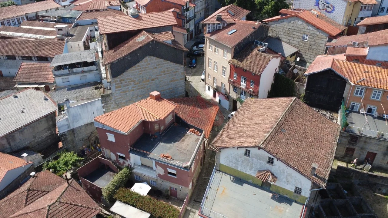 Moradia T5 para Venda em Oliveira, São Paio e São Sebastião Foto 5