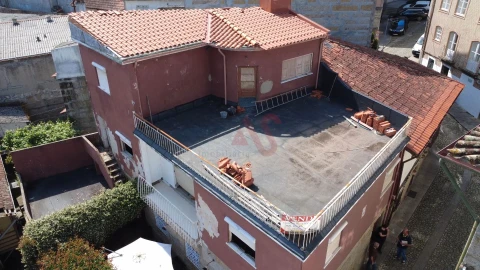 Moradia T5 para Venda em Oliveira, São Paio e São Sebastião