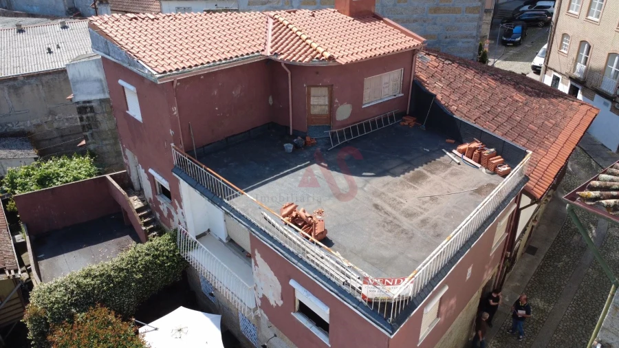 Moradia T5 para Venda em Oliveira, São Paio e São Sebastião Foto 3
