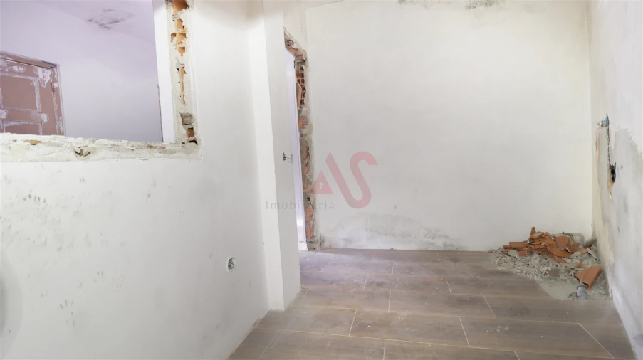 Moradia T5 para Venda em Oliveira, São Paio e São Sebastião Foto 8