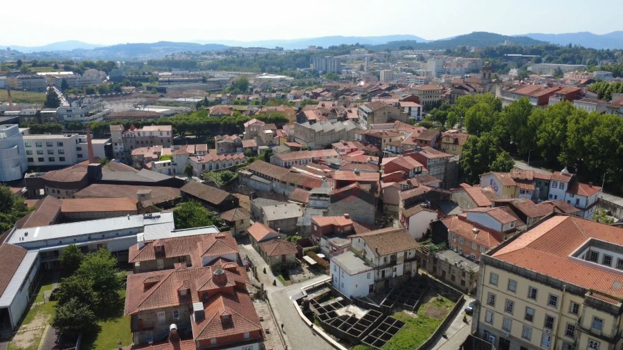 Moradia T5 para Venda em Oliveira, São Paio e São Sebastião Foto 6