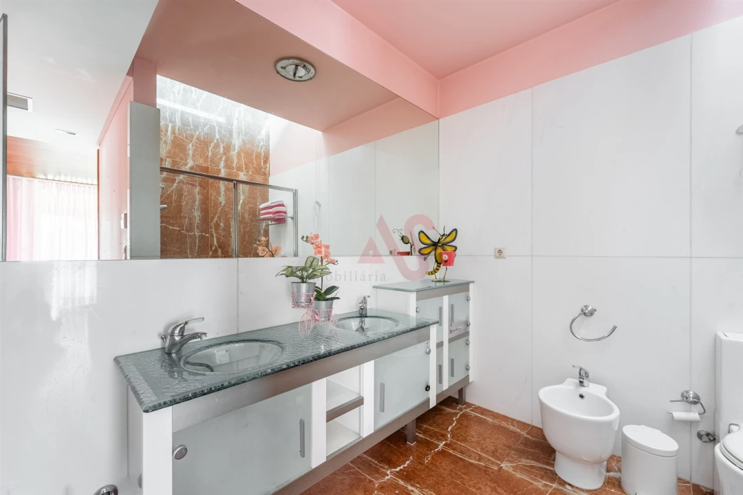Moradia T3 para Venda em Beire Foto 24