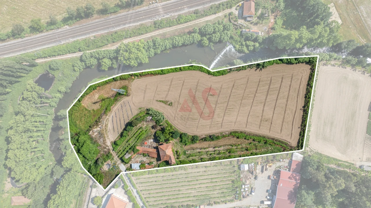 Quinta T0 para Venda em Penafiel Foto 1