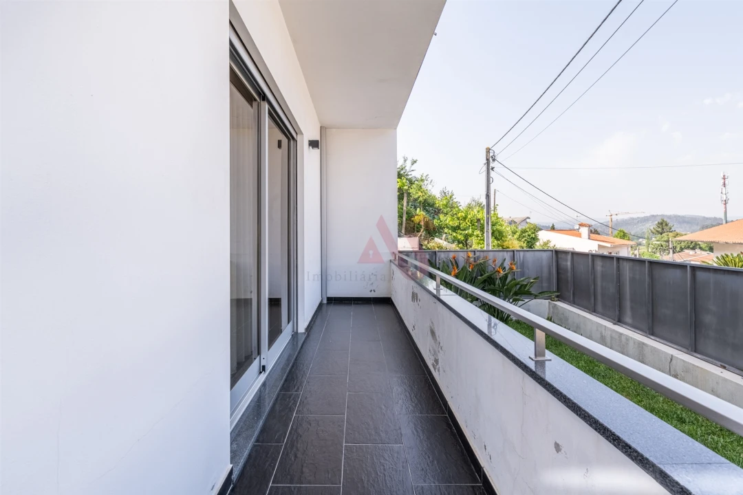 Moradia T3 para Venda em Pombeiro de Ribavizela Foto 8