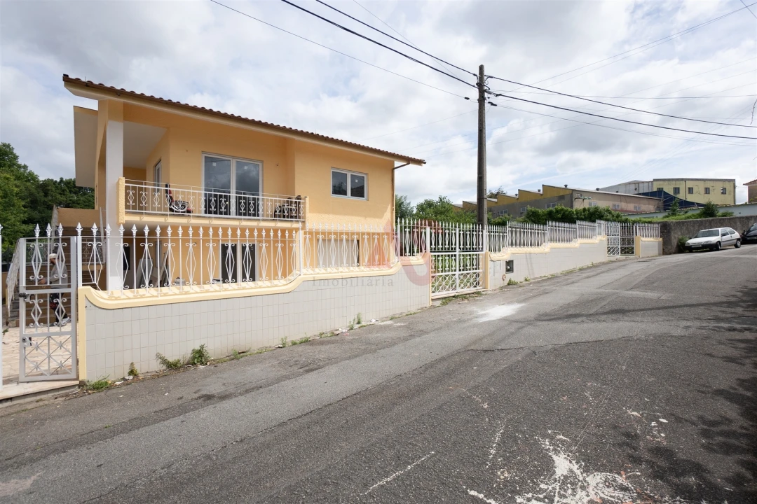 Moradia T3 para Venda em Santa Maria de Lamas Foto 21