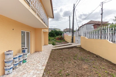 Moradia T3 para Venda em Santa Maria de Lamas
