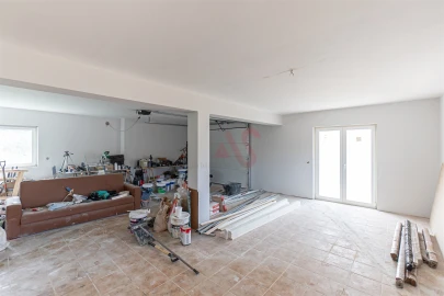 Moradia T3 para Venda em Santa Maria de Lamas